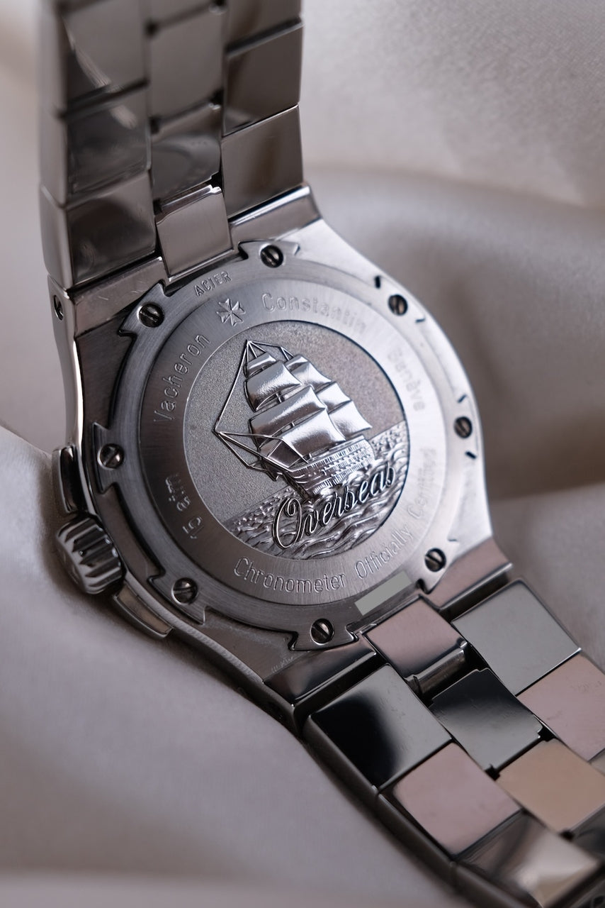 Vacheron Constantin Overseas Steel Bracelet, Steel Case White Dial, 35mm, made in Switzerland, Automatic Movement 42050 - Detailansicht 11