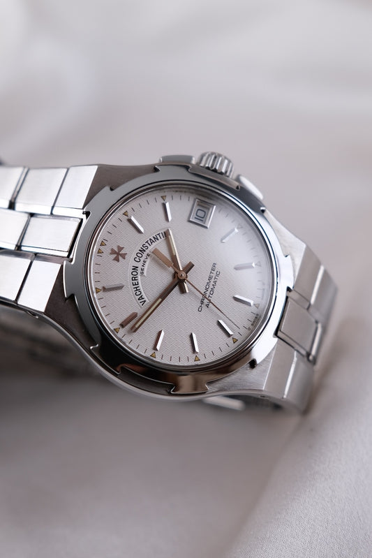 Vacheron Constantin Overseas Steel Bracelet, Steel Case White Dial, 35mm, made in Switzerland, Automatic Movement 42050 - Thumbnail