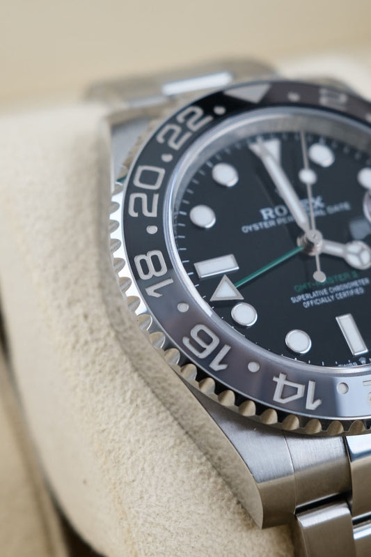 Rolex GMT-Master II 126710GRNR - Detail view 1