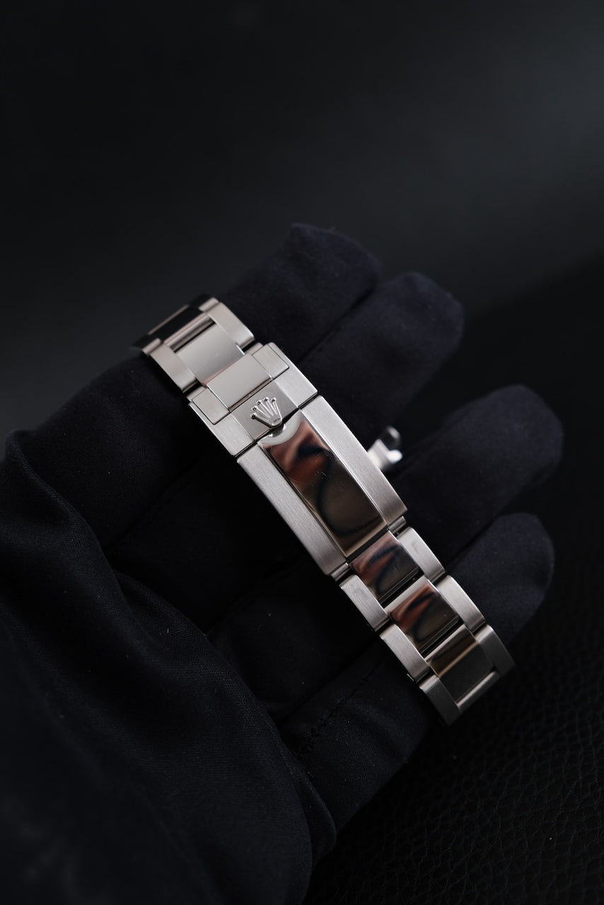 Rolex GMT-Master II 126710GRNR - Detail view 8