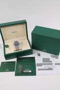Cargue la imagen en el visor de la galería, Rolex GMT-Master II 126710BLNR - Papiere und oder Lieferumfang
