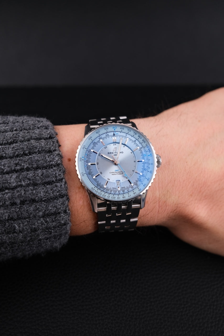 Breitling Navitimer GMT 41 A32310171C1A1 - Detail view 10