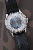 Cargue la imagen en el visor de la galería, Patek Philippe World Time 5130P - Detailansicht 2
