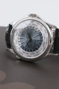 Bild in Galerie-Betrachter laden, Patek Philippe World Time 5130P - Detailansicht 1
