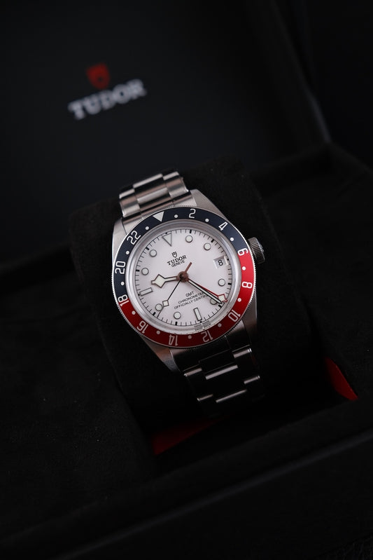 Tudor Black Bay GMT 79830RB - Detail view 1