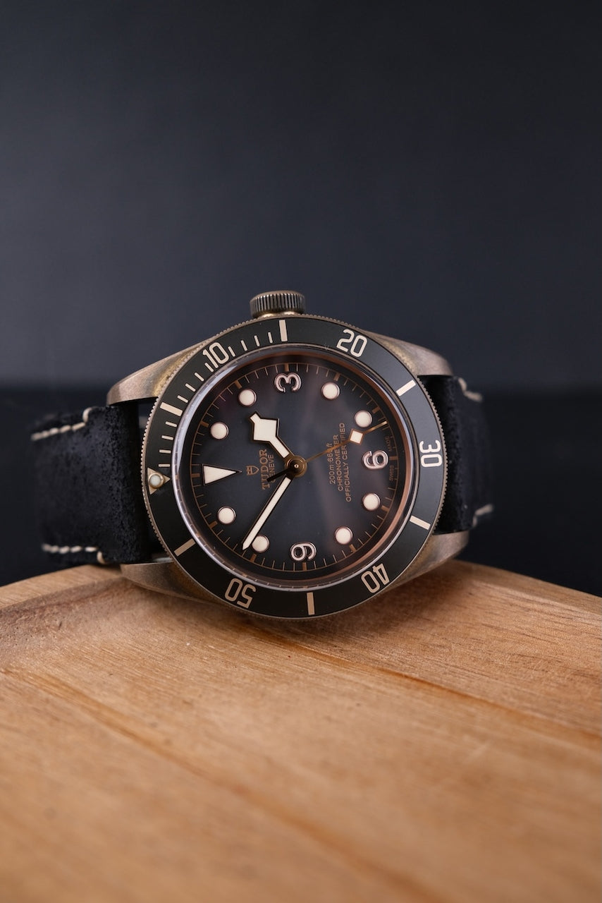 Tudor Black Bay Bronze 79250BA - Detailansicht 3