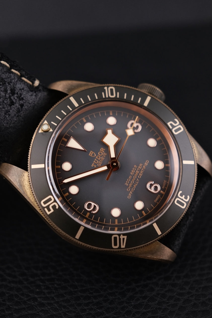 Tudor Black Bay Bronze 79250BA - Detailansicht 7