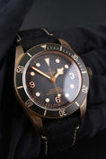 Bild in Galerie-Betrachter laden, Tudor Black Bay Bronze 79250BA - Detailansicht 8
