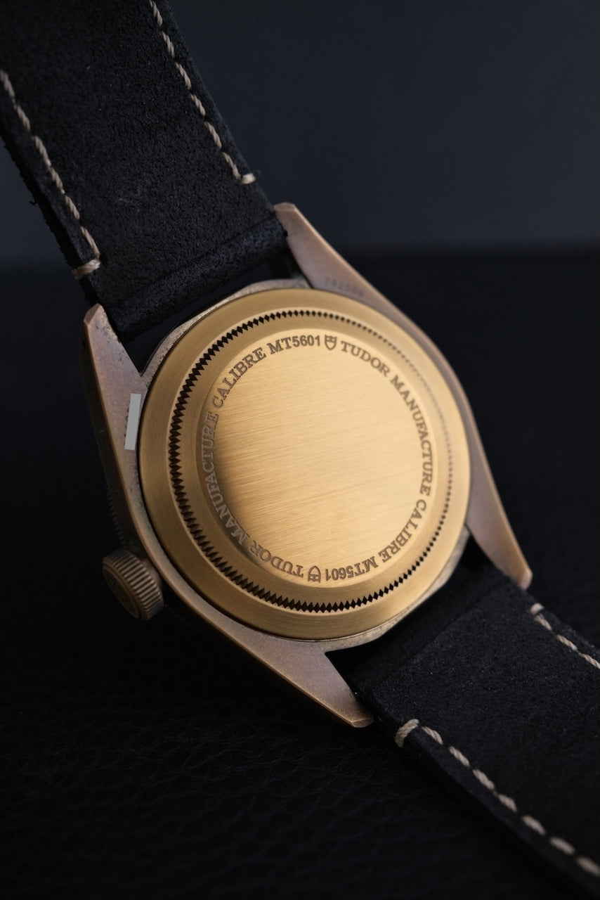 Tudor Black Bay Bronze 79250BA - Detailansicht 2