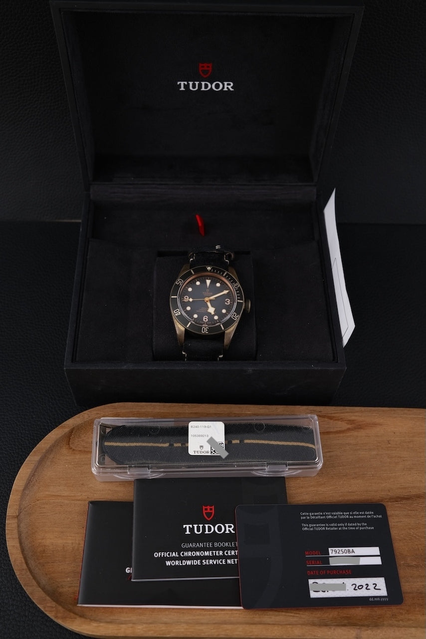 Tudor Black Bay Bronze 79250BA - Papiere und oder Lieferumfang