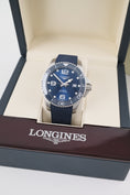 Załaduj obraz do przeglądarki galerii, Longines HydroConquest L3.782.4.96.9 - Widok szczegółowy 1
