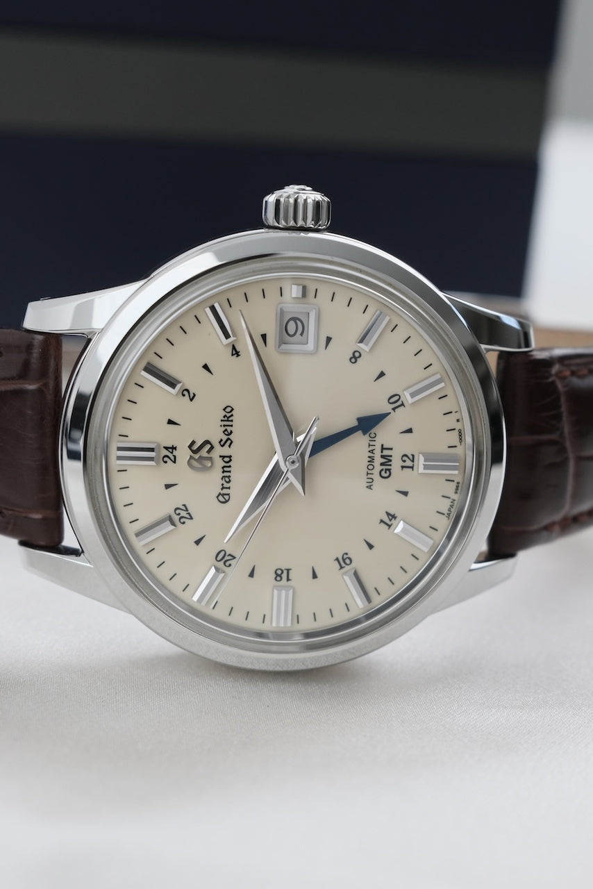 Grand Seiko Elegance Collection SBGM221 - Detailansicht 4