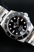 Bild in Galerie-Betrachter laden, Rolex Submariner 124060 - Detailansicht 1
