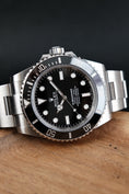 Bild in Galerie-Betrachter laden, Rolex Submariner 124060 - Detailansicht 2
