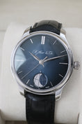 Load image into gallery viewer, H. Moser&Cie Endeavor Perpetual Moon 1348-0300 - Detailed view 2
