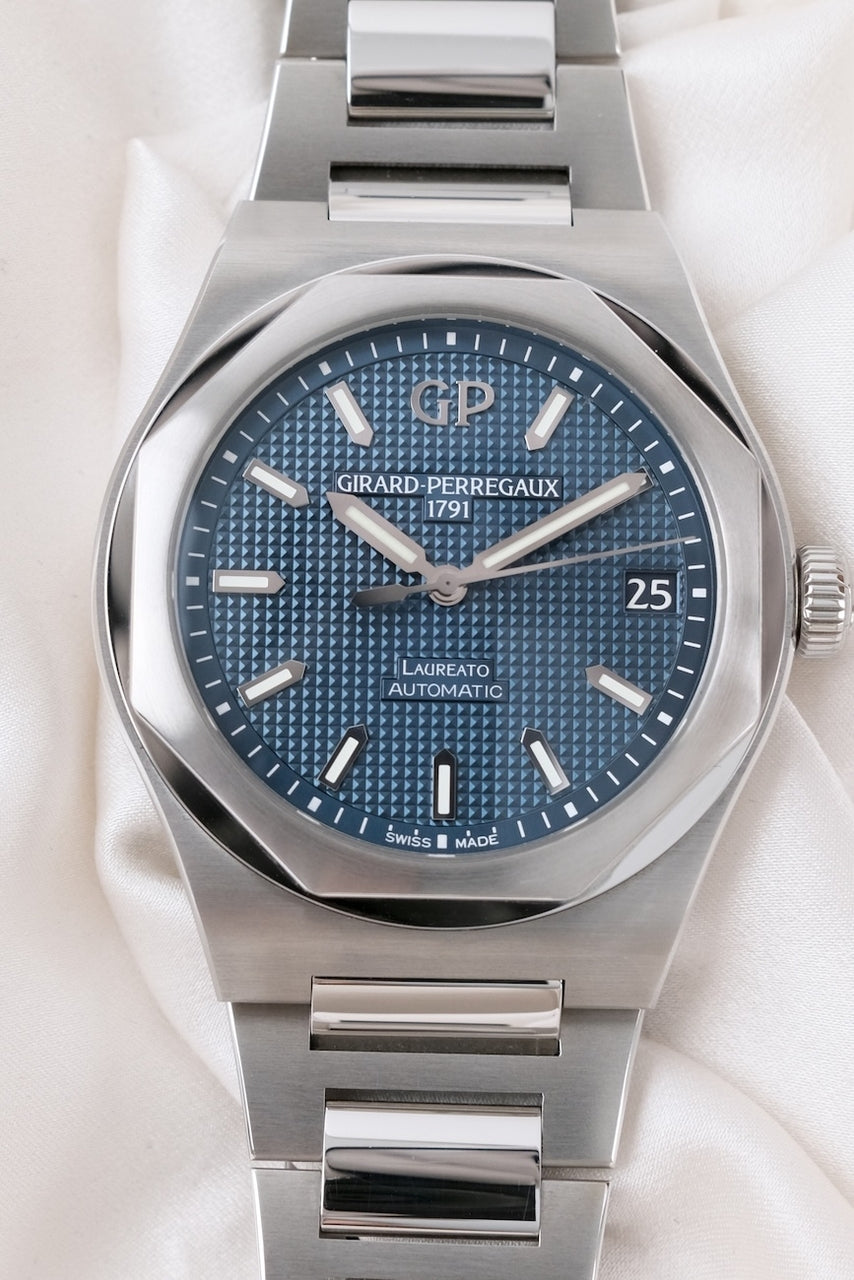 Girard Perregaux Laureato 81010-11-431-11A - Thumbnail