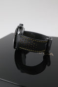 Bild in Galerie-Betrachter laden, Omega Speedmaster Dark Side Of The Moon 31192443001001 - Detailansicht 8
