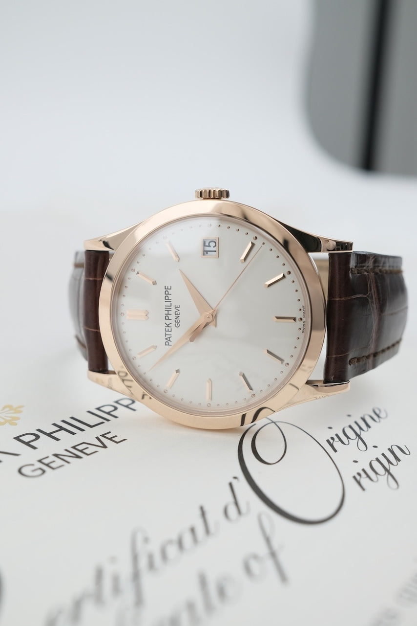Patek Philippe Calatrava 5296R-010 - Detailed view 3