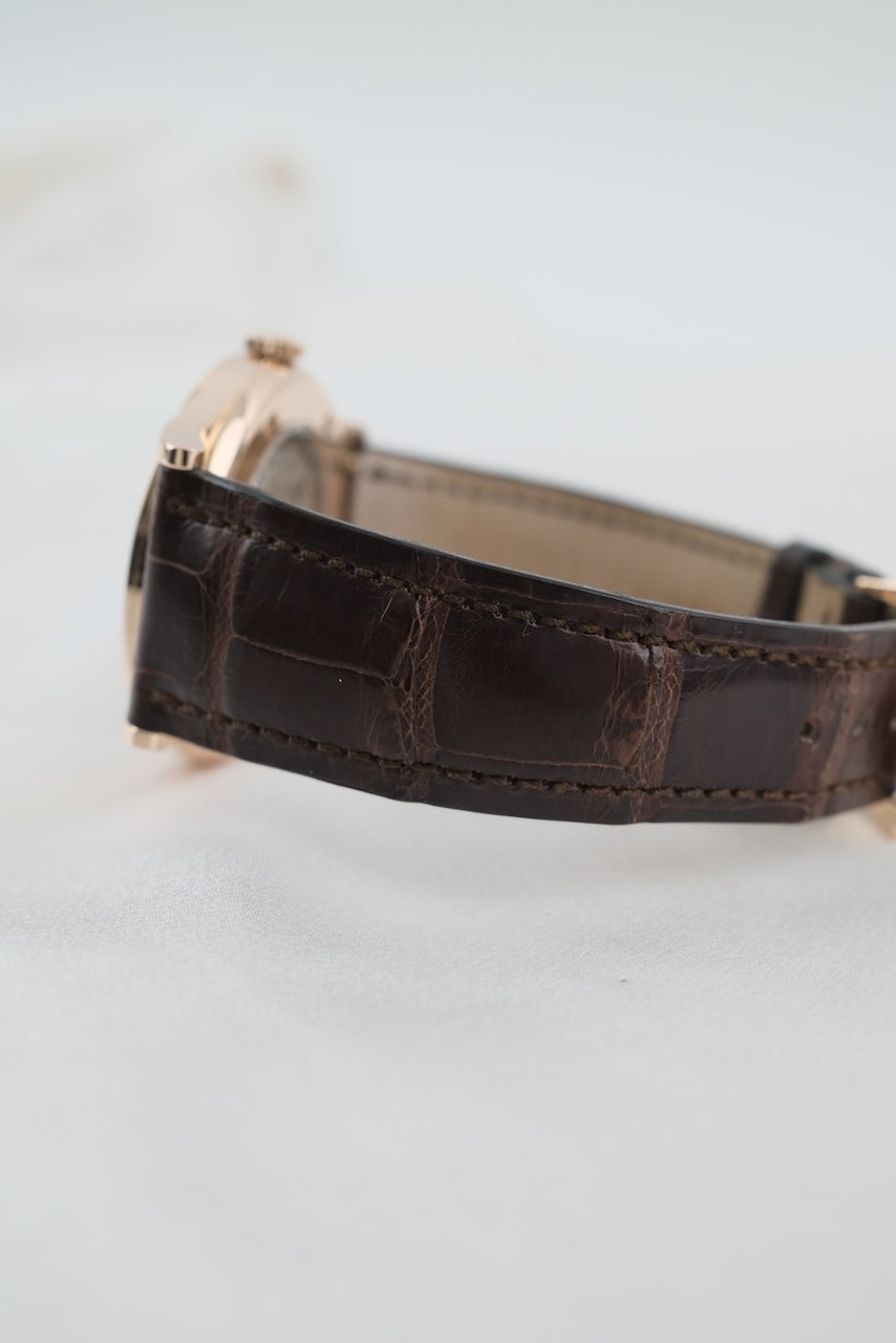 Patek Philippe Calatrava 5296R-010 - Detailed view 8