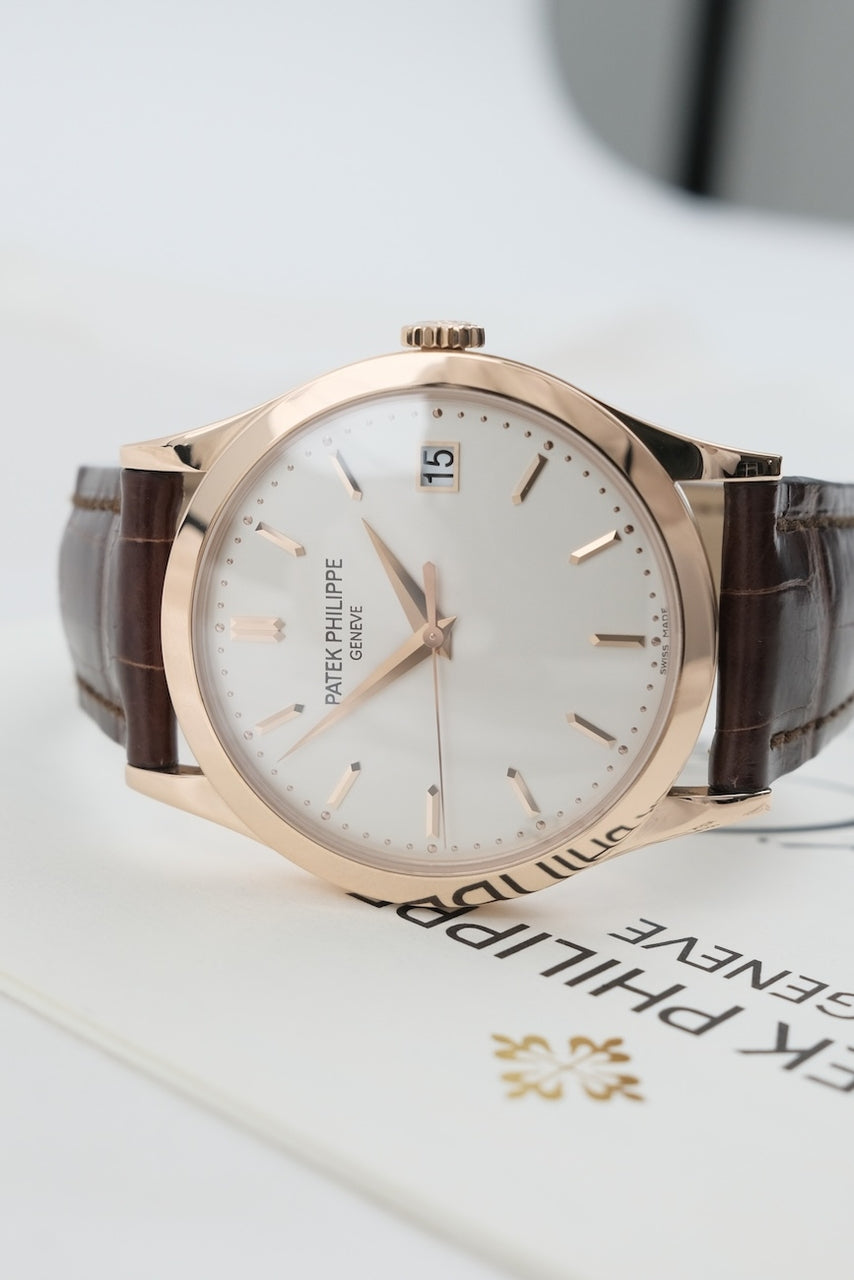 Patek Philippe Calatrava 5296R-010 - Detailed view 4