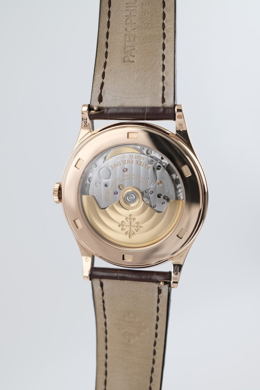 Patek Philippe Calatrava 5296R-010 - Detailed view 9