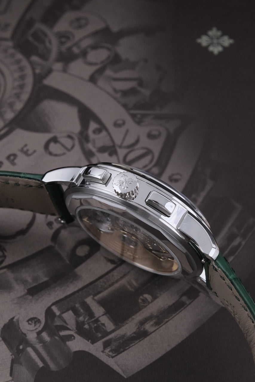 Chronograf czasu światowego Patek Philippe 5930P-001 - Widok szczegółowy 5