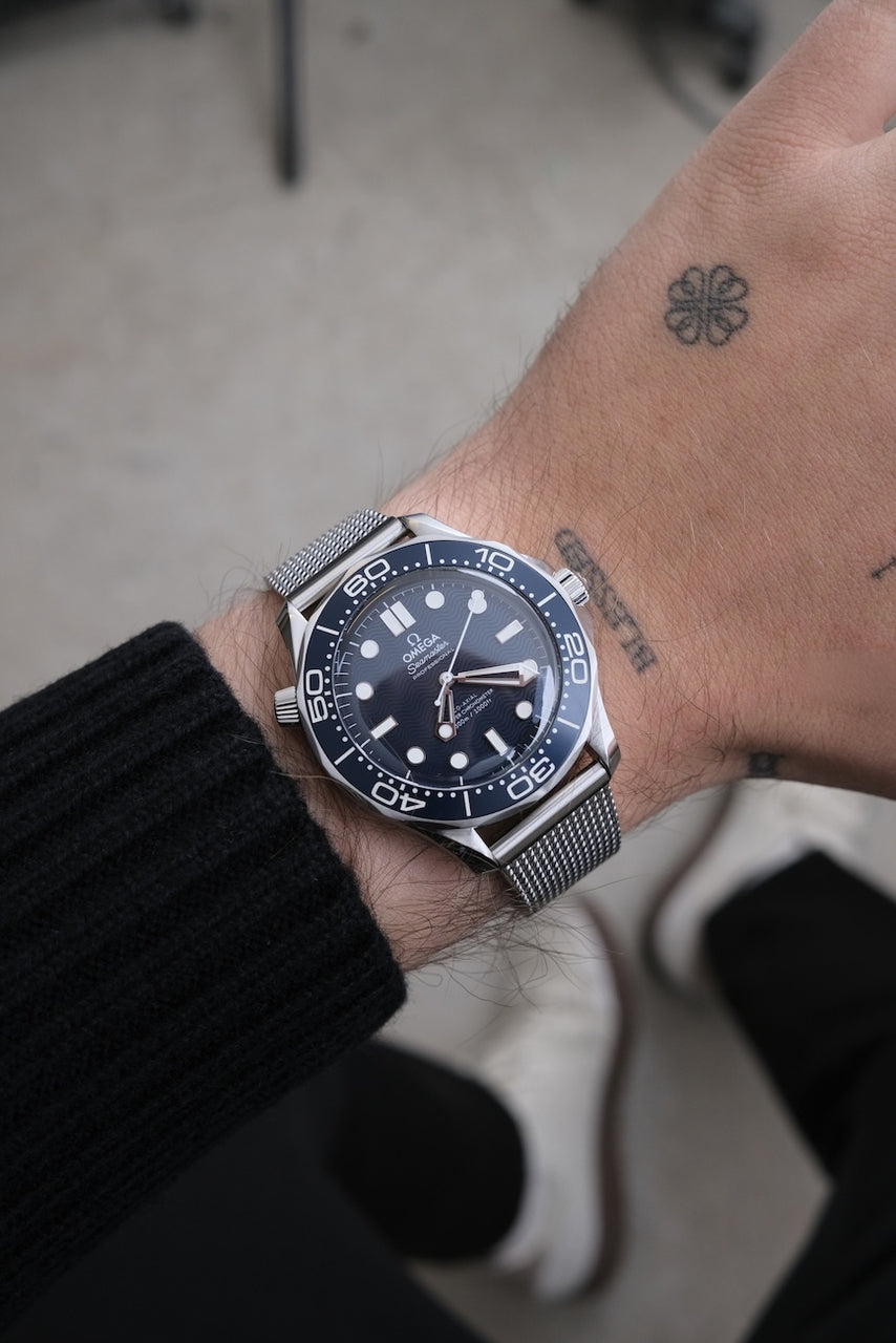 Omega Seamaster 300 James Bond 60th Anniversary  21030422003002 - Detailansicht 10