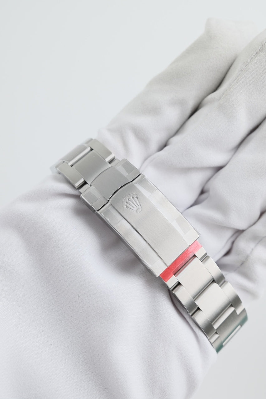 Rolex Oyster Perpetual 36 126000 - Detailed view 7