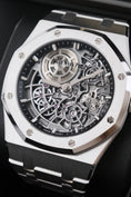 Cargue la imagen en el visor de la galería, Audemars Piguet Royal Oak Jumbo Skeleton 16204BC.OO.1240BC.01 - Vista detallada 3
