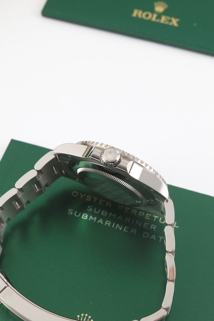 Rolex Submariner Date 126619LB - Detail view 5