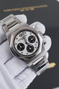 Bild in Galerie-Betrachter laden, Girard Perregaux Laureato Chronograph 81020-11-131-11A - Detail view 2
