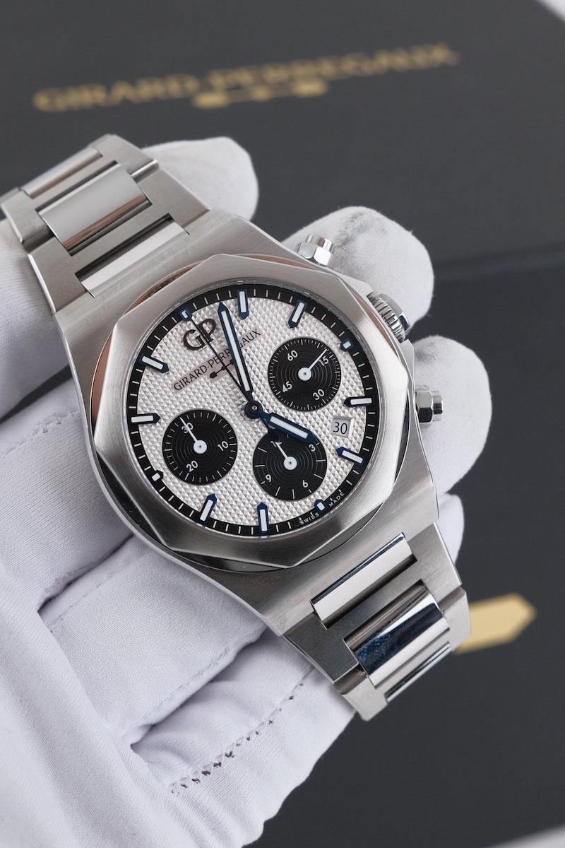 Girard Perregaux Laureato Chronograph 81020-11-131-11A - Detail view 2