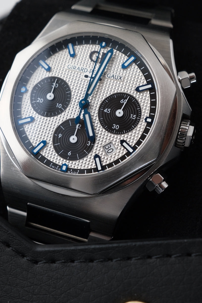 Girard Perregaux Laureato Chronograph 81020-11-131-11A - Detail view 1