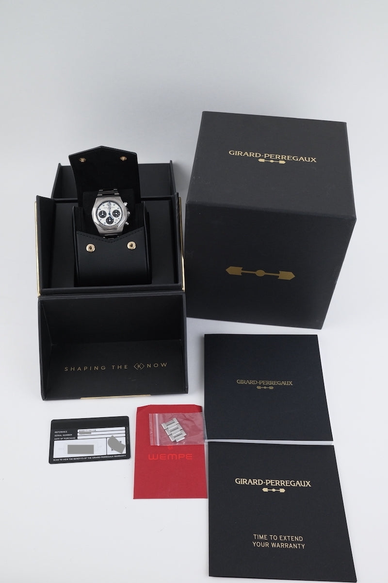 Girard Perregaux Laureato Chronograph 81020-11-131-11A - Papers and documentation