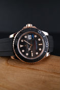 Bild in Galerie-Betrachter laden, Rolex Yacht-Master 40 126655 - Detailansicht 2
