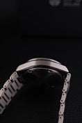 Bild in Galerie-Betrachter laden, Seiko Astron GPS Solar Dual Time 5X SSH113J1 - Detail view 8
