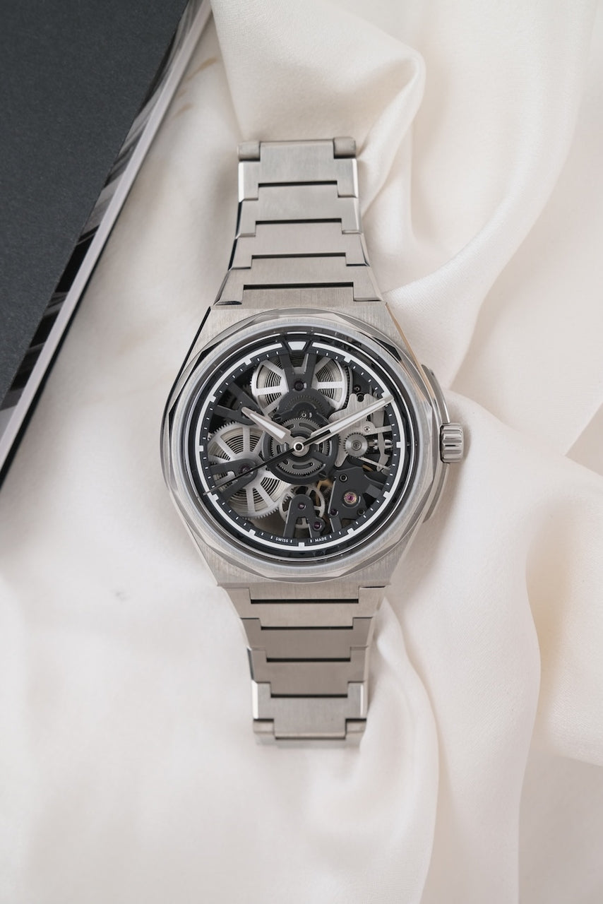Christopher Ward Twelve X Titan C12-41A5D0-T00K0-B0 - Detailed view 4