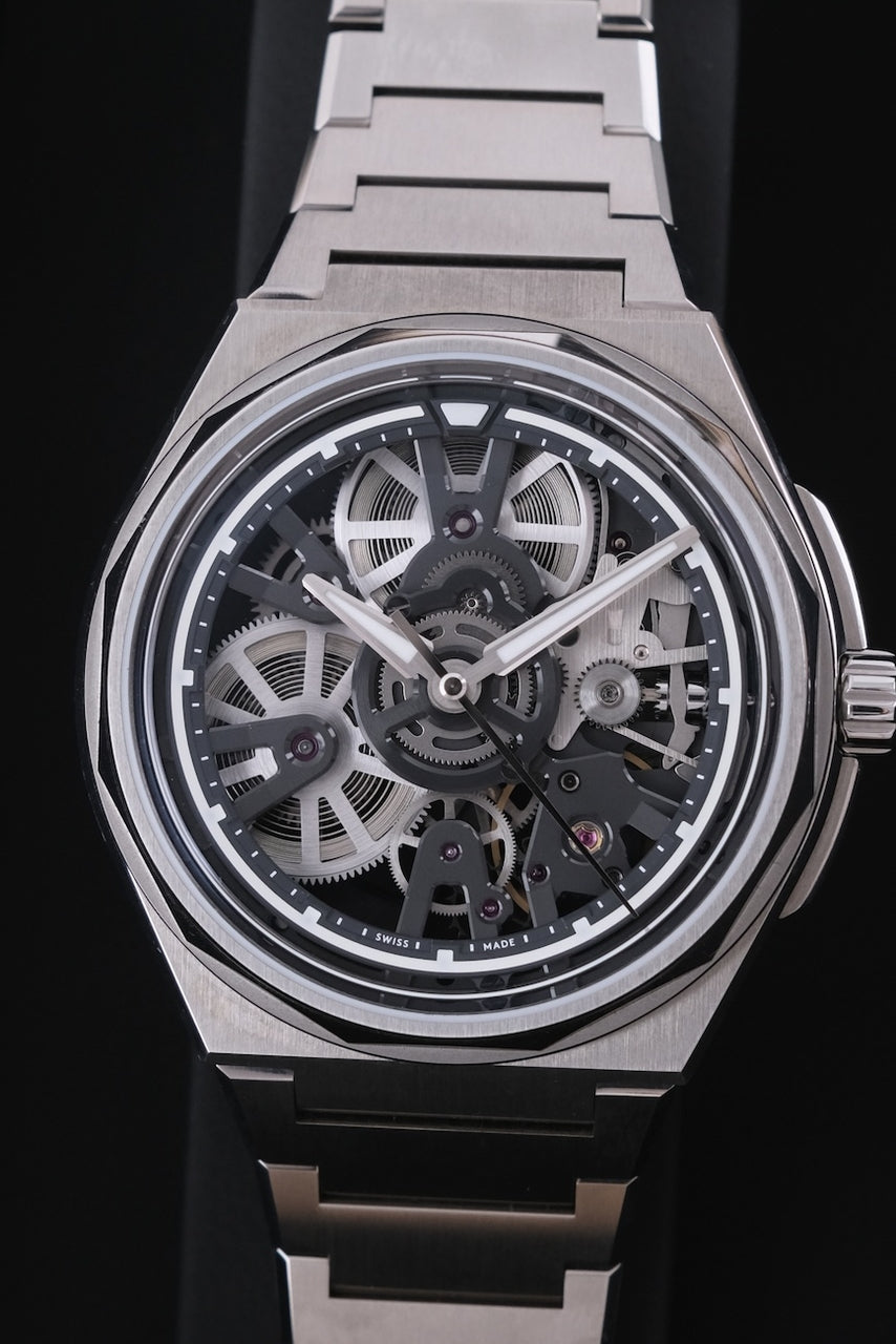 Christopher Ward Twelve X Titan C12-41A5D0-T00K0-B0 - Detailed view 1
