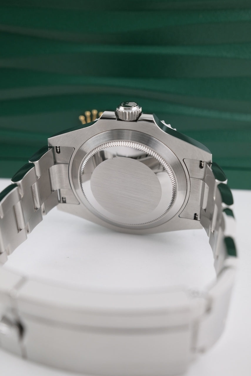 Rolex Submariner Date 126610LN - detailed view 8