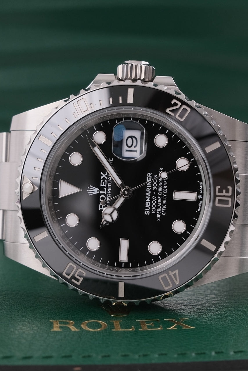 Rolex Submariner Date 126610LN - Detailed view 3