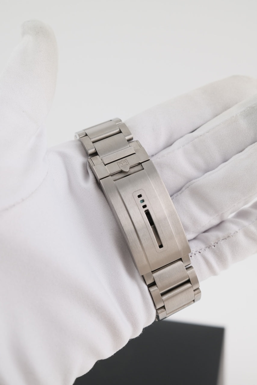 Tudor Pelagos Ultra M2543C1A7NU - Detailed view 9