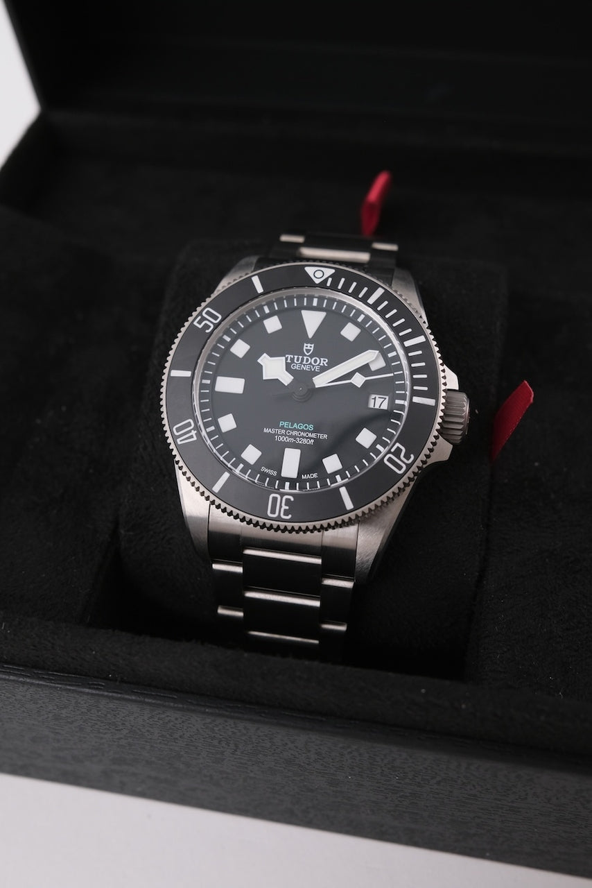 Tudor Pelagos Ultra M2543C1A7NU - Detailed view 1
