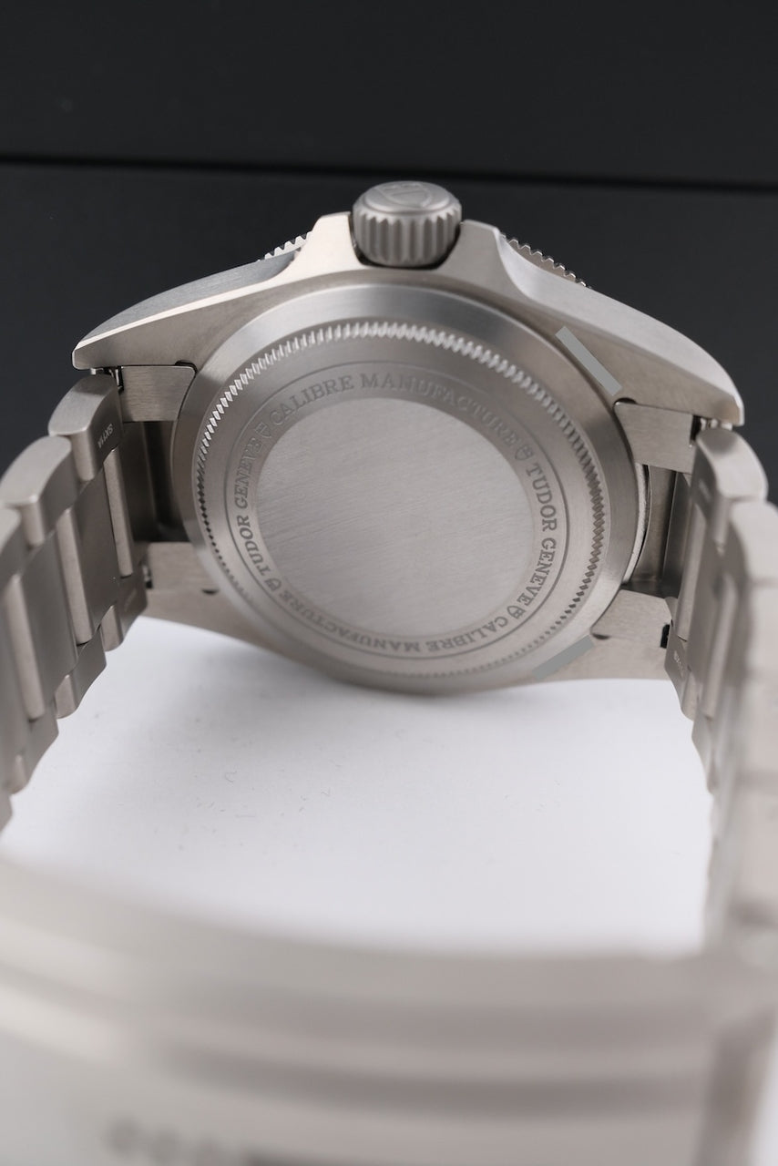 Tudor Pelagos Ultra M2543C1A7NU - Detailed view 11