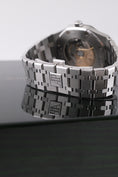 Carica l'immagine nel visualizzatore della galleria, Audemars Piguet Royal Oak Selfwinding 15400ST - Detailansicht 7
