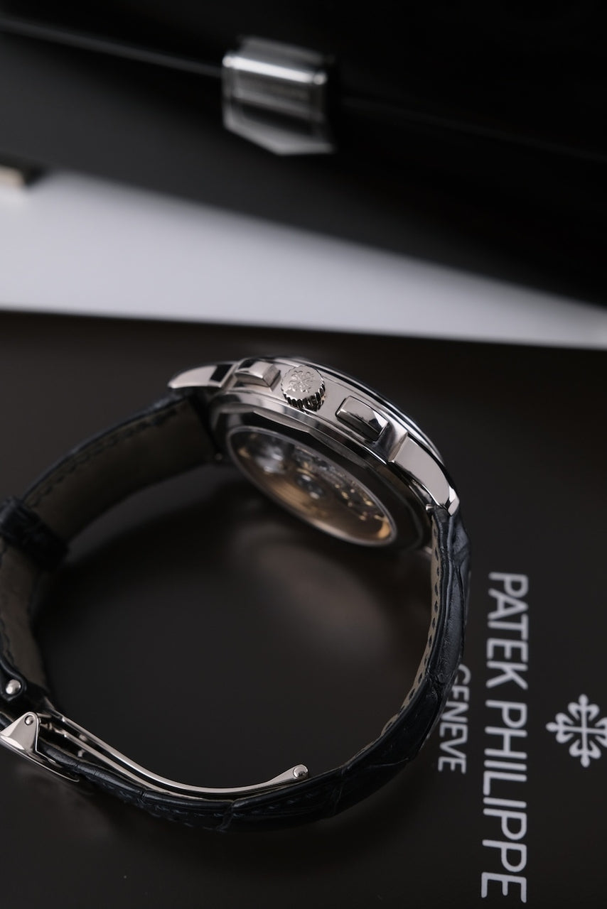 Patek Philippe World Time Chronograph 5930G-010 - detailed view 7