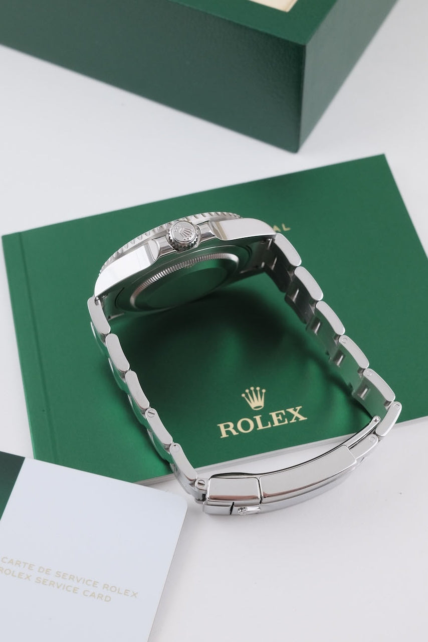 Rolex GMT-Master II 116710LN - Detailed view 4