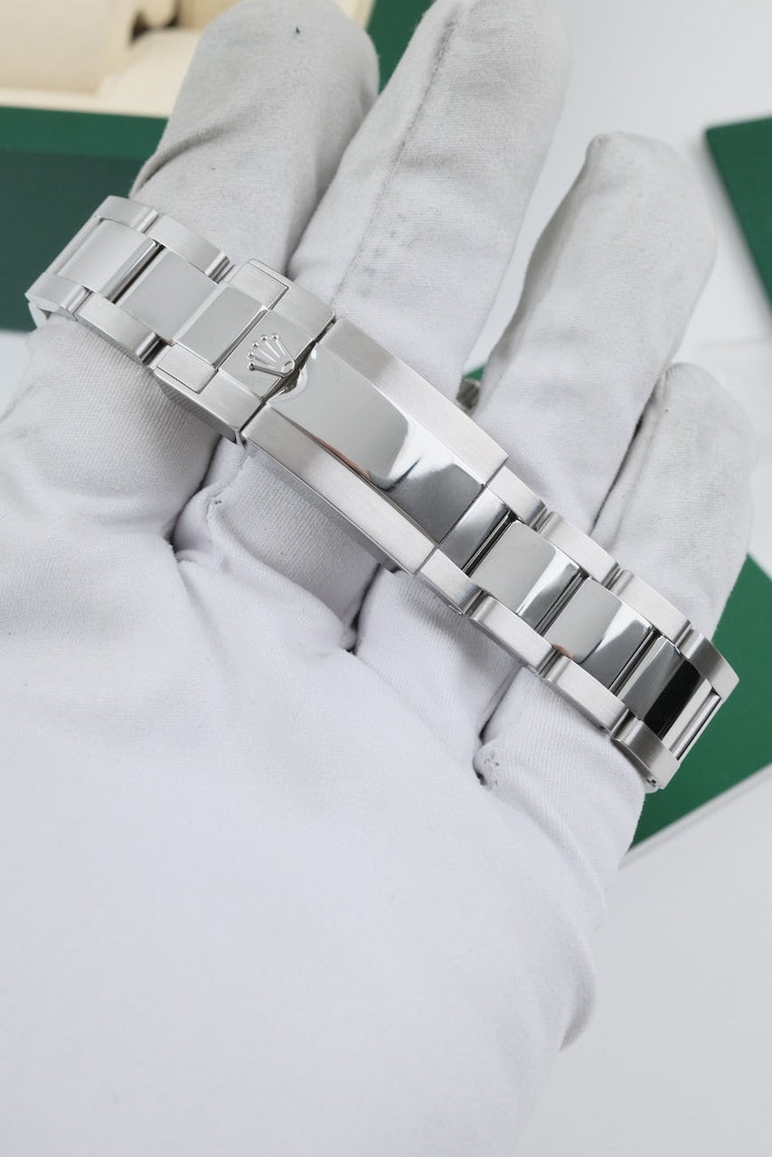 Rolex GMT-Master II 116710LN - detailed view 6