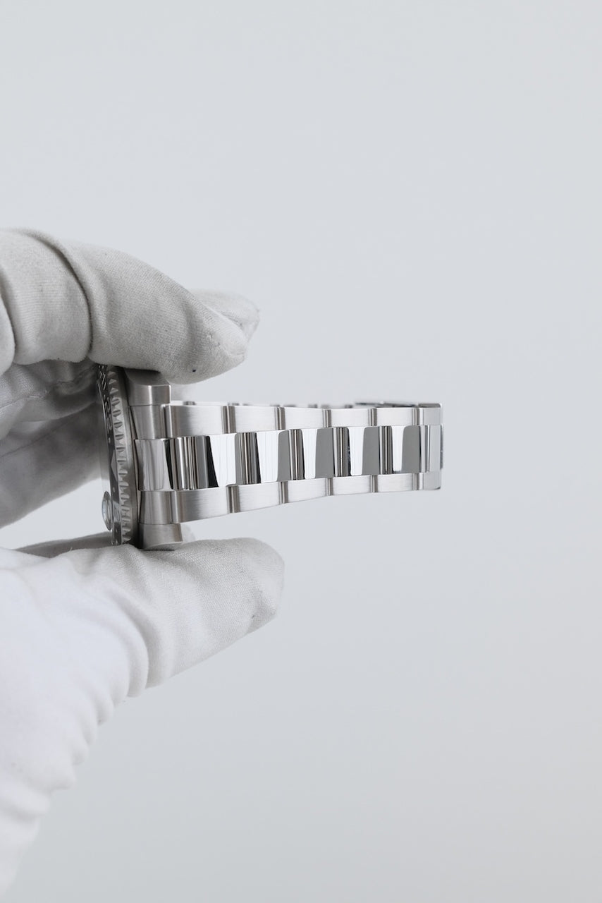 Rolex GMT-Master II 116710LN - detailed view 8