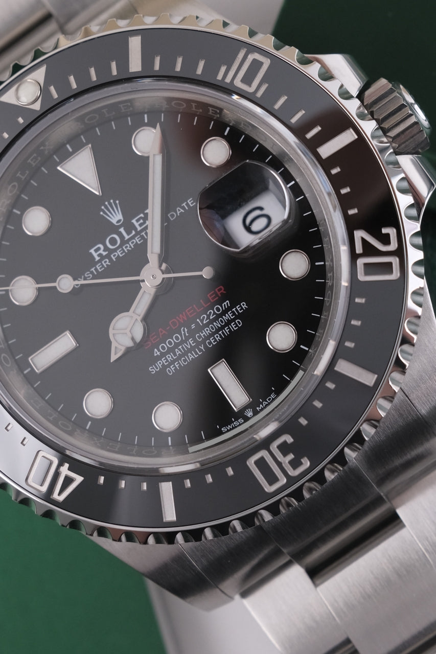 Rolex Sea-Dweller 126600 - Detail view 3
