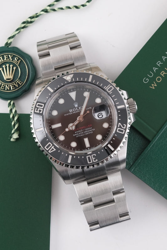 Rolex Sea-Dweller 126600 - Detail view 1